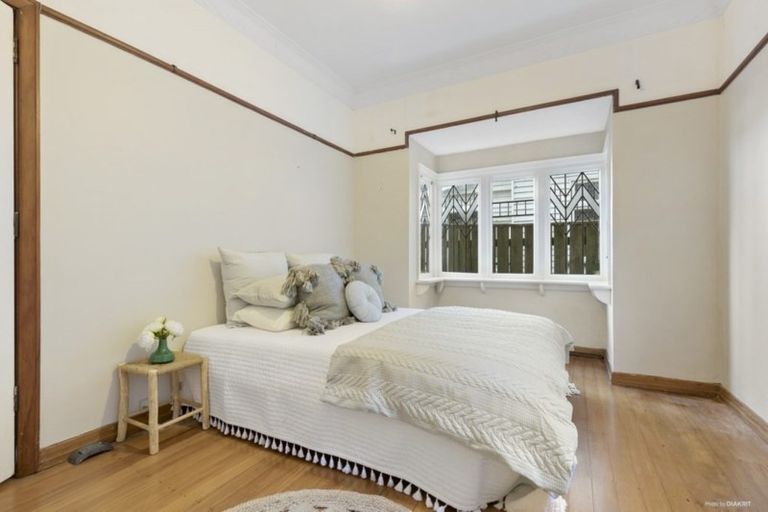 Photo of property in Ambassador Flats, 3/7 Maurice Terrace, Te Aro, Wellington, 6011