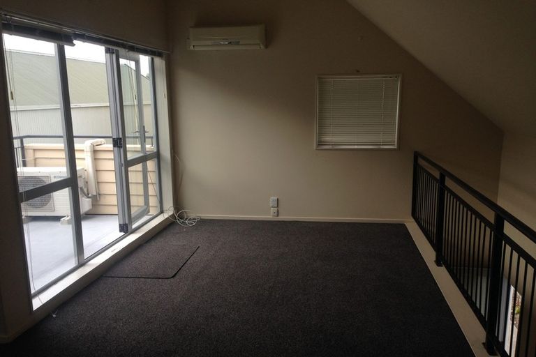Photo of property in 327 Barbadoes Street, Christchurch Central, Christchurch, 8011