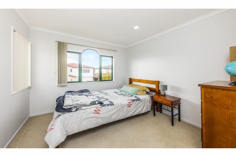 Photo of property in 38 Maypark Crescent, Flat Bush, Auckland, 2016