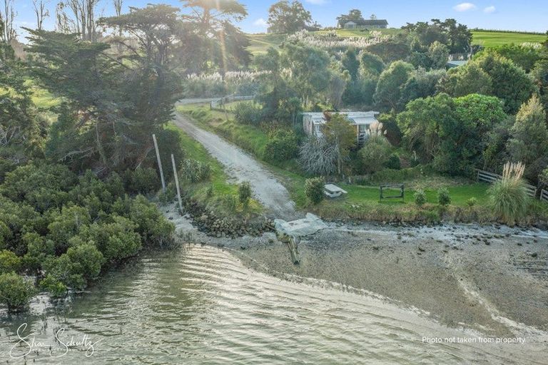 Photo of property in 86 Matakohe Wharf Road, Matakohe, 0593