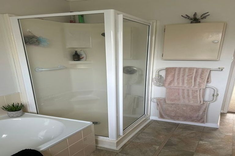 Photo of property in 1/9 Belmere Rise, Farm Cove, Auckland, 2012