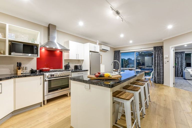 Photo of property in 4 Peel Lane, Aotea, Porirua, 5024