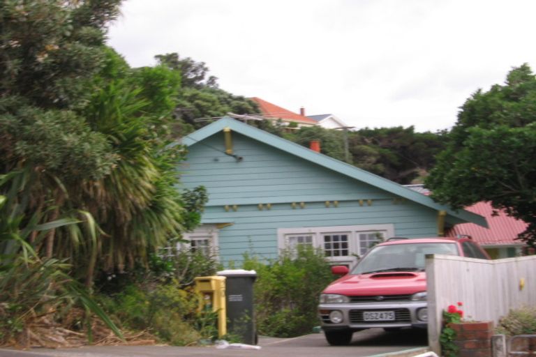 Photo of property in 20 Milne Terrace, Island Bay, Wellington, 6023