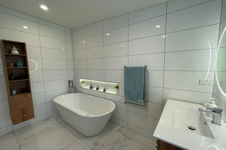 Photo of property in 6 Fendalton Crescent, Pinehaven, Upper Hutt, 5019