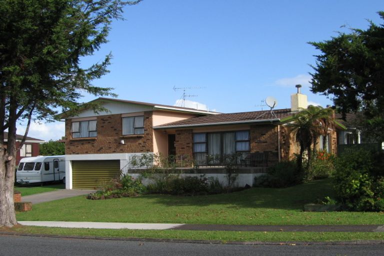 Photo of property in 37 Olena Avenue, Sunnyhills, Auckland, 2010