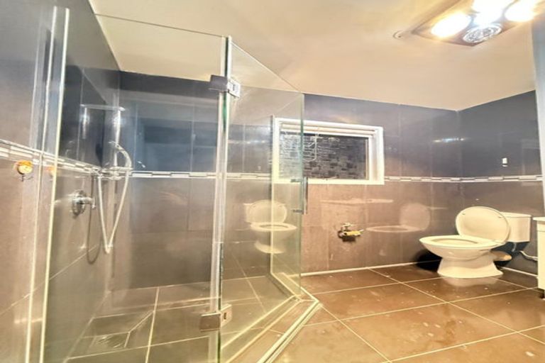 Photo of property in 1/15 Roseberry Avenue, Birkenhead, Auckland, 0626