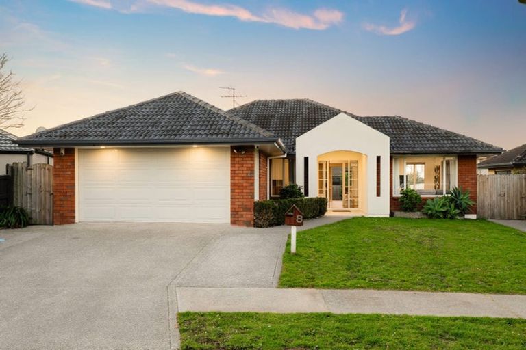 Photo of property in 8 Belcoo Crescent, East Tamaki, Auckland, 2013