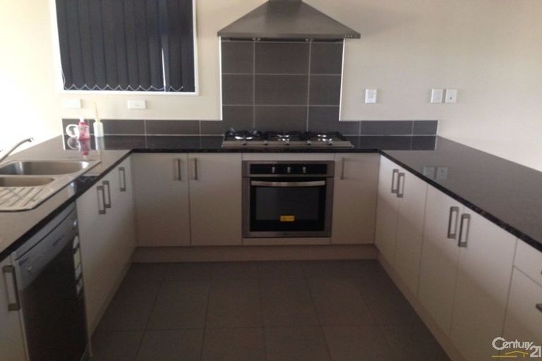 Photo of property in 18 Phar Lap Crescent, Takanini, 2112