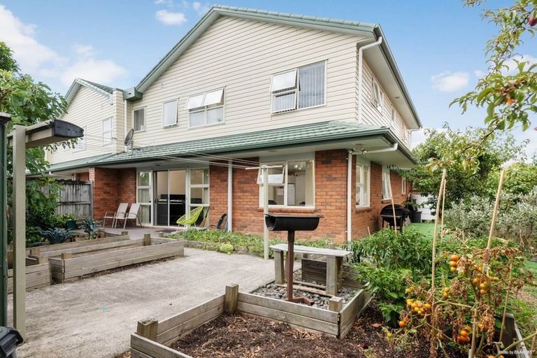 Photo of property in 12 Lime Crescent, Papakura, 2110
