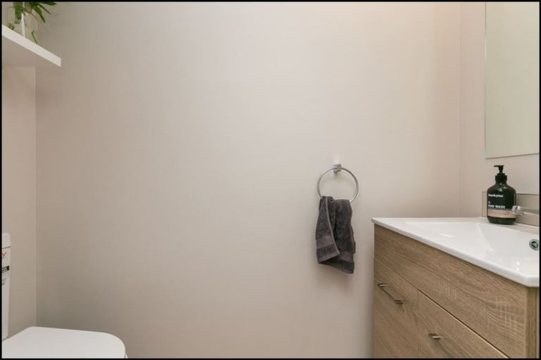 Photo of property in 42b Mandalay Terrace, Khandallah, Wellington, 6035