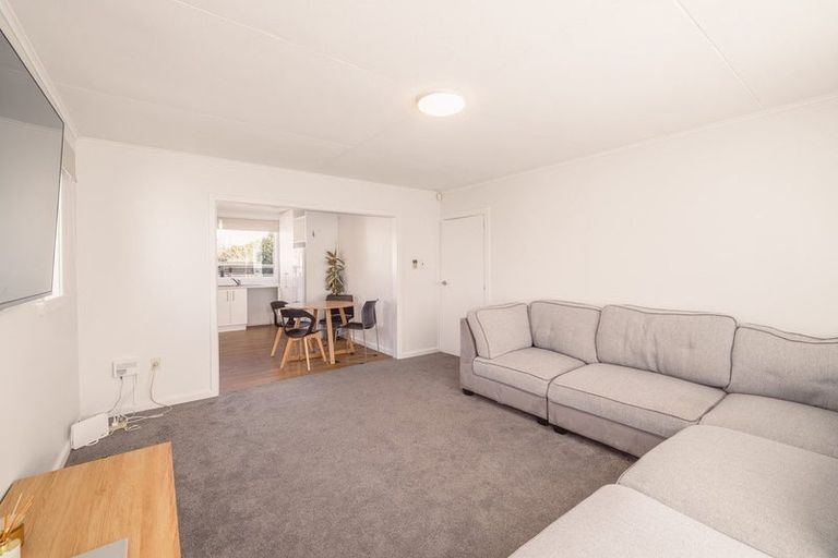 Photo of property in 216 Wainoni Road, Avondale, Christchurch, 8061
