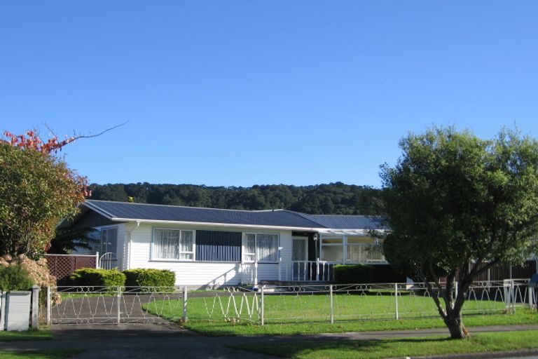 Photo of property in 11 Momona Street, Wainuiomata, Lower Hutt, 5014