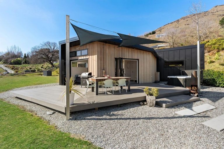 Photo of property in 362 Tucker Beach Road, Queenstown Hill, Queenstown, 9371