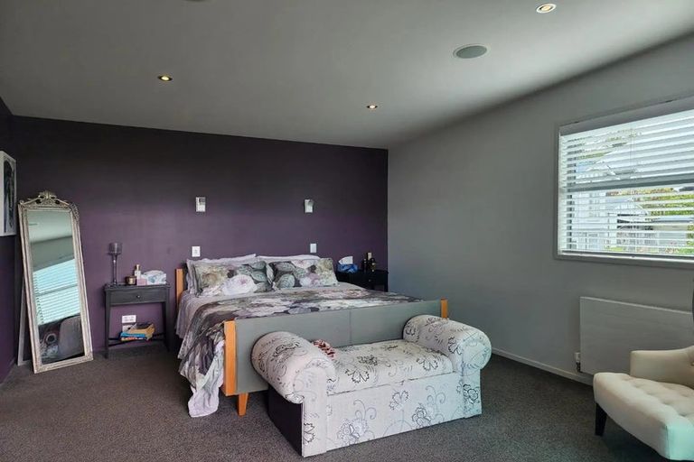 Photo of property in 46 Victoria Road, New Plymouth, 4310