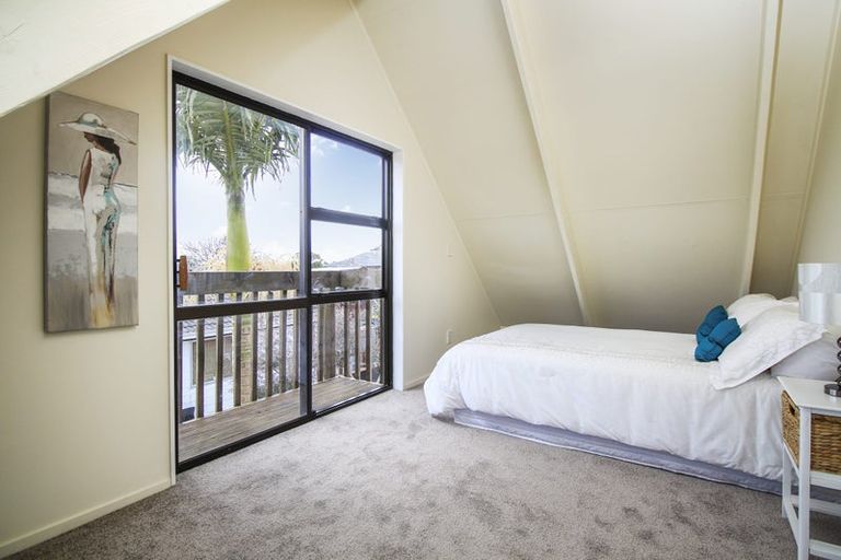 Photo of property in 5a Sabot Place, Massey, Auckland, 0614