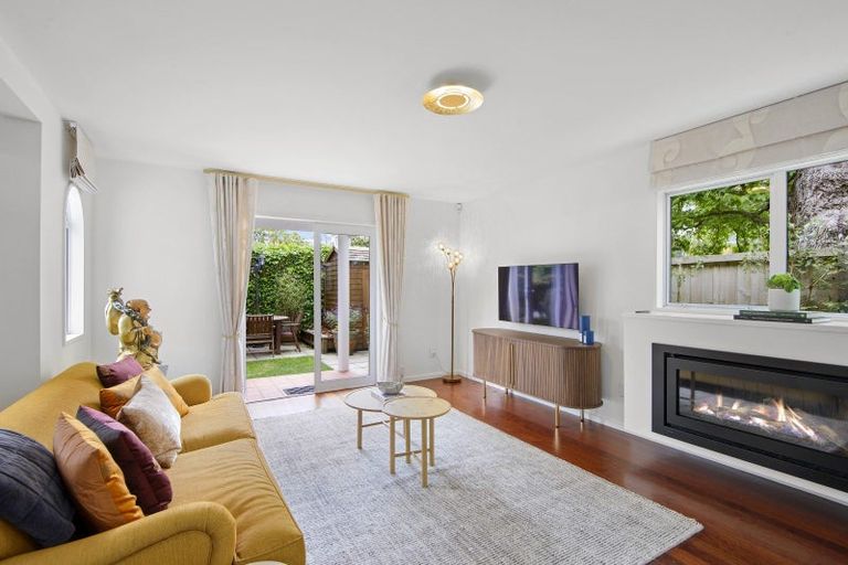 Photo of property in 114a Clyde Road, Ilam, Christchurch, 8041