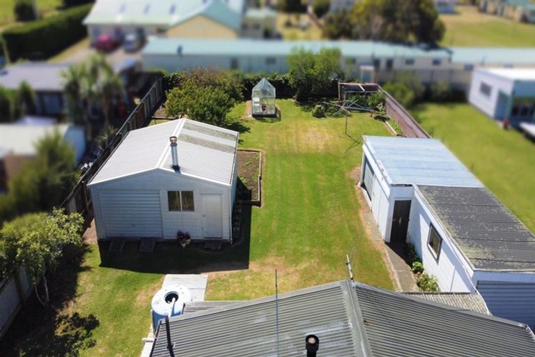 Photo of property in 13 Edinburgh Terrace, Foxton Beach, Foxton, 4815