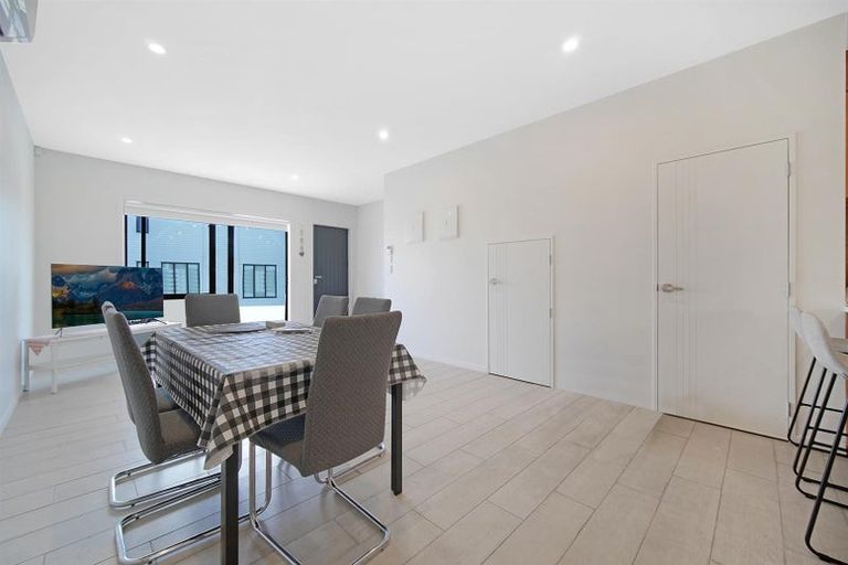 Photo of property in 30 Arapapa Road, Papakura, 2110