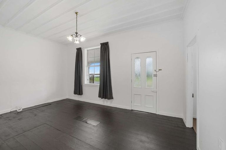 Photo of property in 2634 Mountain Road, Tariki, Stratford, 4394