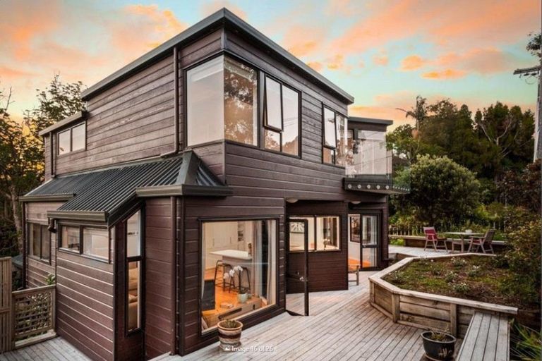 Photo of property in 7a View Road, Campbells Bay, Auckland, 0630