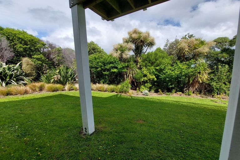 Photo of property in 10 Arahanga Grove, Maupuia, Wellington, 6022
