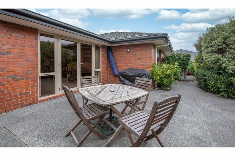 Photo of property in 14 Coolspring Way, Redwood, Christchurch, 8051