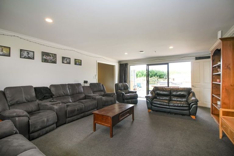 Photo of property in 281 Hoihere Road, Tiakitahuna, Palmerston North, 4477