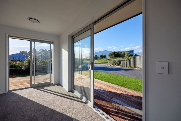 Photo of property in 29 Knowles Crescent, Kaikoura Flat, Kaikoura, 7371