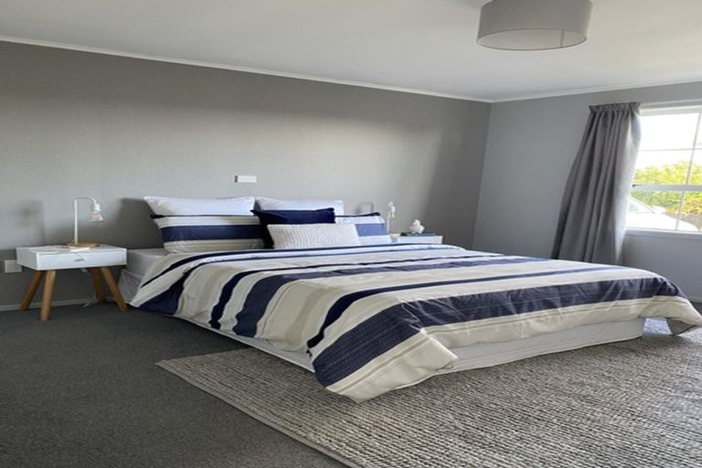 Photo of property in 35 Wesley Avenue, Frankleigh Park, New Plymouth, 4310