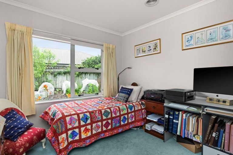 Photo of property in 11 Kingsgate Avenue, Havelock North, 4130
