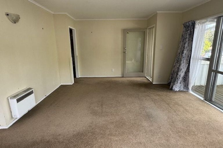Photo of property in 1/25 Sapphire Place, Bayview, Auckland, 0629