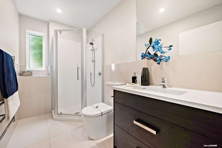 Photo of property in 10 Bine Crescent, Orewa, 0931