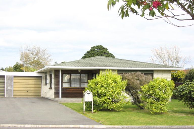 Photo of property in 1 Tamati Place, Merrilands, New Plymouth, 4312