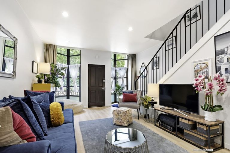 Photo of property in Mendosa Terraces Apartments, 3/9 Ebor Street, Te Aro, Wellington, 6011