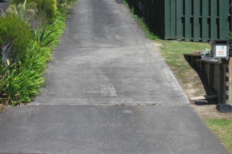 Photo of property in 35 Spinella Drive, Bayview, Auckland, 0629