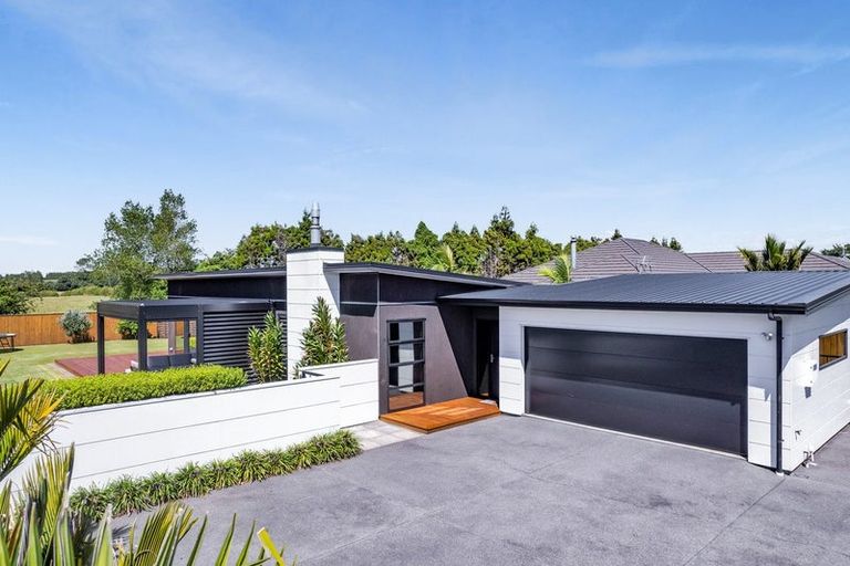 Photo of property in 507 Richmond Road, Lepperton, New Plymouth, 4373