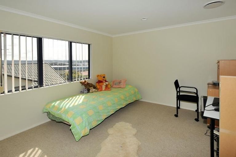 Photo of property in 29 Black Teal Close, Unsworth Heights, Auckland, 0632
