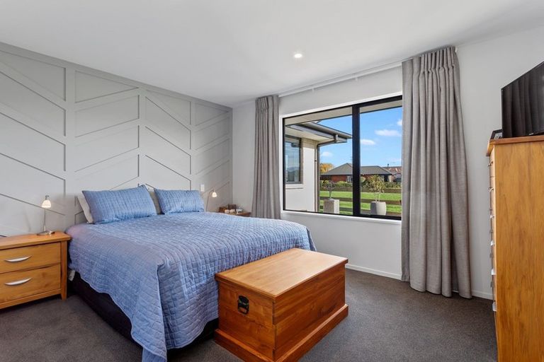 Photo of property in 33 Seadown Crescent, Amberley, 7410