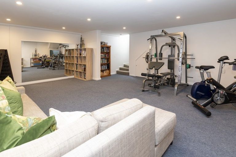 Photo of property in 42 Manor Park, Sunnyhills, Auckland, 2010