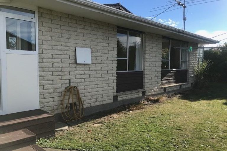 Photo of property in 2/12 Glen Place, Parklands, Christchurch, 8083