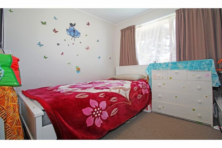 Photo of property in 2 Navigator Place, Papatoetoe, Auckland, 2025