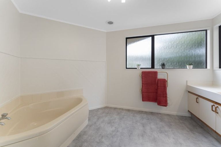 Photo of property in 8 Eclipse Lane, Whitby, Porirua, 5024