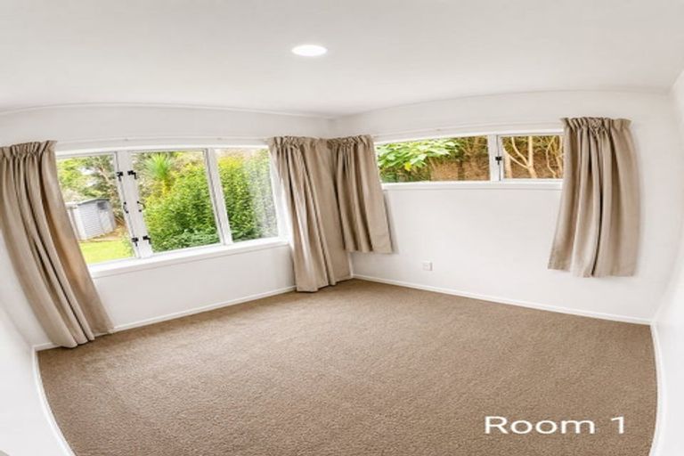 Photo of property in 14 Elsted Place, Goodwood Heights, Auckland, 2105