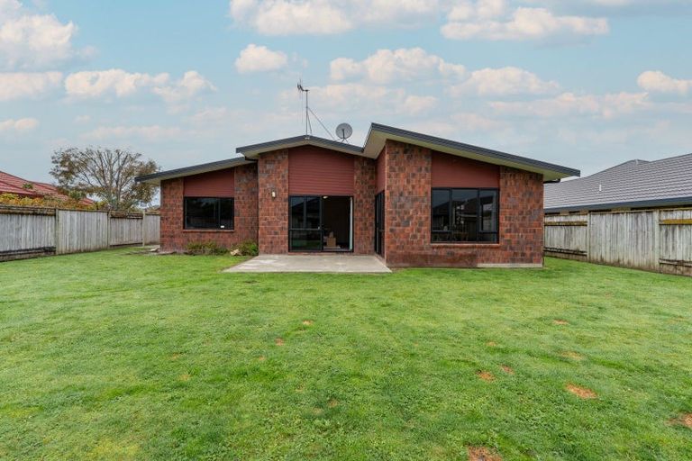 Photo of property in 21 Brooklyn Heights Drive, Kelvin Grove, Palmerston North, 4414