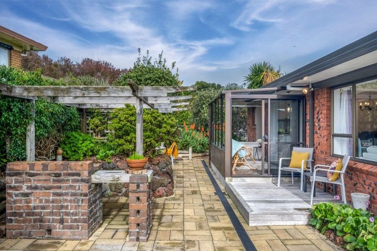 Photo of property in 2/29 Rapallo Place, Farm Cove, Auckland, 2012