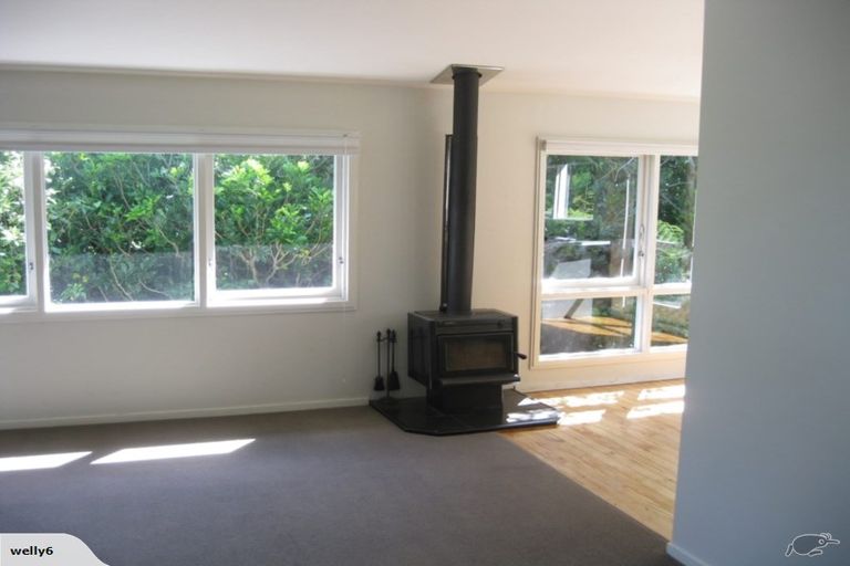 Photo of property in 27 Huntleigh Park Way, Ngaio, Wellington, 6035