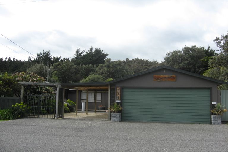 Photo of property in 166 Kahukura Avenue, Waitarere Beach, Levin, 5510