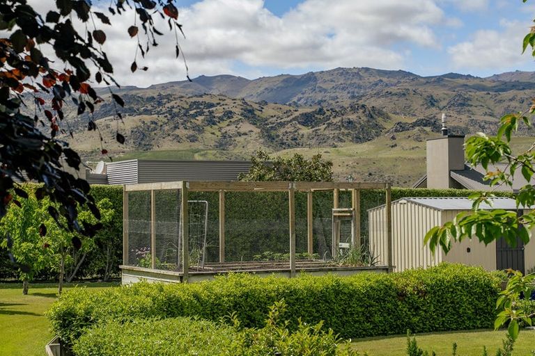 Photo of property in 32 Missy Crescent, Mount Pisa, Cromwell, 9383