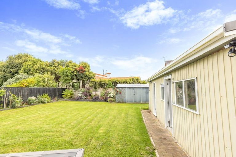 Photo of property in 261 Te Moana Road, Waikanae, 5036