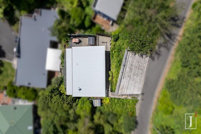 Photo of property in 19 Court Road, Tawa, Wellington, 5028